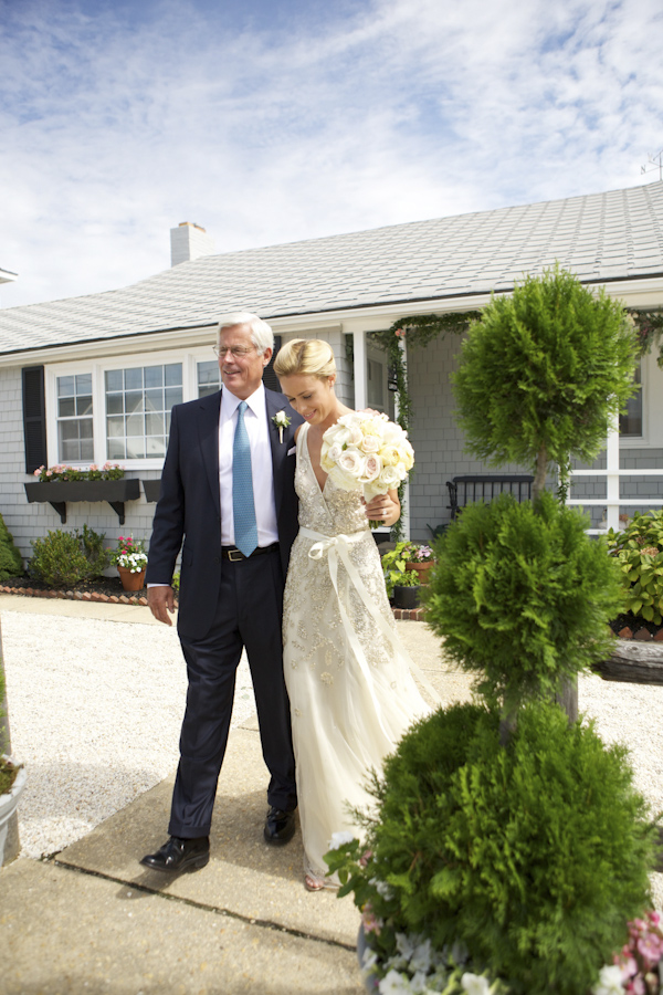 intimate New Jersey wedding at Haven Beach, photos by Sarah DiCicco Photography | via junebugweddings.com intimate New Jersey wedding at Haven Beach, photos by Sarah DiCicco Photography | via junebugweddings.com