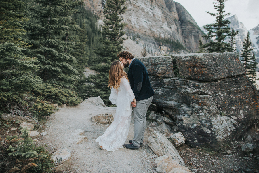 this-well-dressed-couple-in-their-banff-engagement-is-pure-eye-candy-17