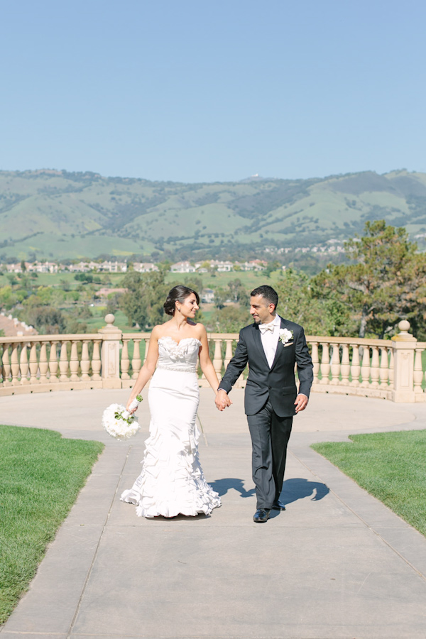 modern Persian wedding in San Jose, California, photo by Jinda Photography | via junebugweddings.com modern Persian wedding in San Jose, California, photo by Jinda Photography | via junebugweddings.com