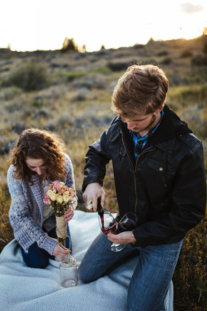 Sentimental-Anniversary-Session-in-Lava-Beds-National-Park-Chutikorn-Photography (7 of 27)