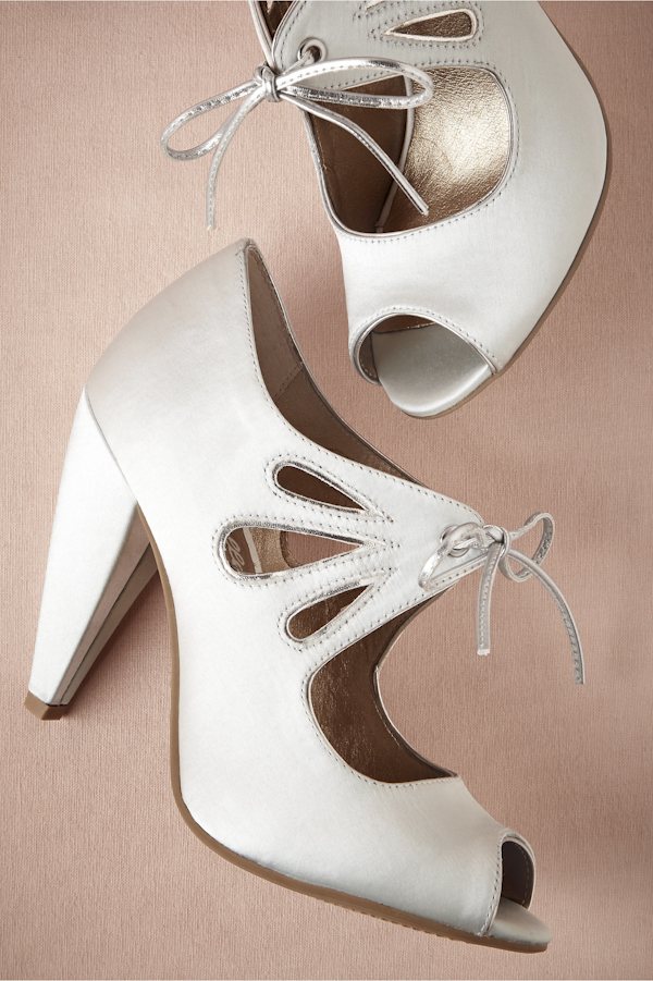 how to get the perfect bohemian bride look with BHLDN | via junebugweddings.com