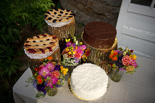 rustic, relaxed Lake Tahoe wedding from Felicia Events and Theilen Photography | via junebugweddings.com rustic, relaxed Lake Tahoe wedding from Felicia Events and Theilen Photography | via junebugweddings.com