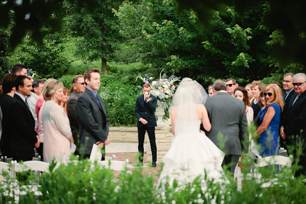 classic Oscar De La Renta bridal style with photos by Katherine Salvatori Photography | via junebugweddings.com classic Oscar De La Renta bridal style with photos by Katherine Salvatori Photography | via junebugweddings.com