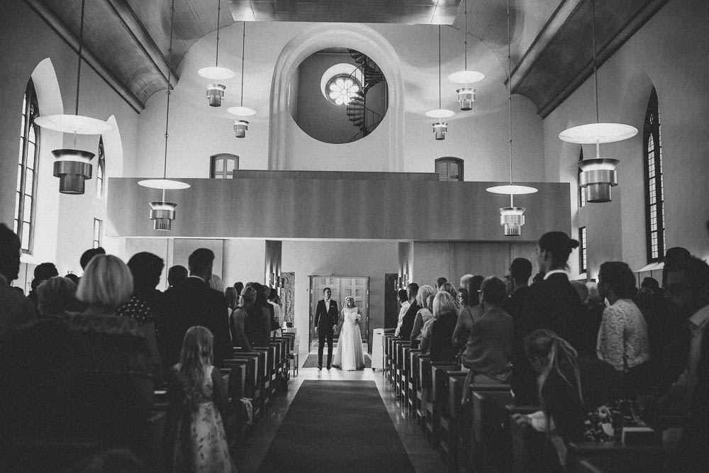 Whimsical-Swedish-Barn-Wedding-Agnes-Stenlund-Photography-021