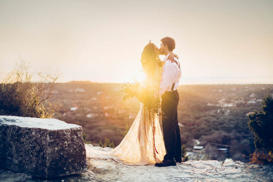 Texas-Bohemian-Wedding-Style-Laguna-Gloria-Holly-Kringer-Photography (28 of 30)