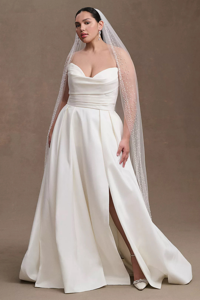 Stunning Plus Size Wedding Dresses | Junebug Weddings