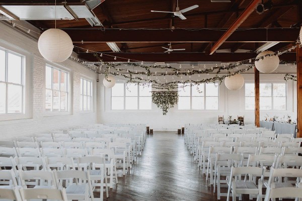 Earthy-Modern-Wedding-Reading-Art-Works-With-Love-and-Embers-25-of-56-600x400