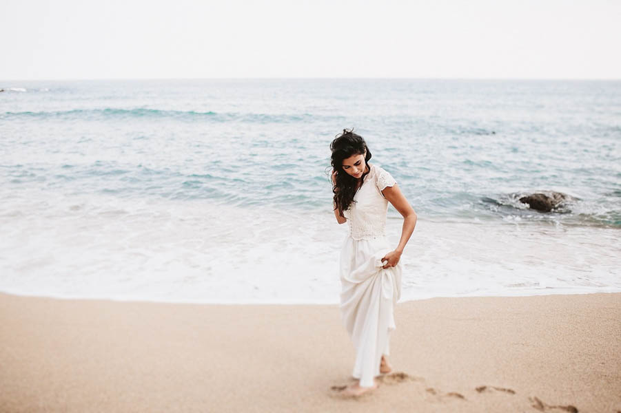 Ethereal-Barcelona-Beach-Wedding-Inspiration-16
