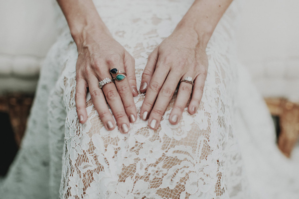 bride's wedding accessories, photo by Bradford Martens | via junebugweddings.com bride's wedding accessories, photo by Bradford Martens | via junebugweddings.com