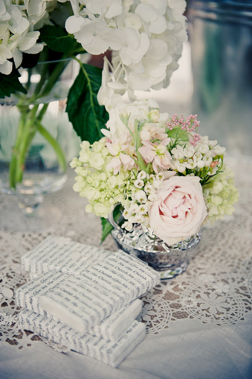 French country themed wedding at Pebble Hill Plantation in Georgia, photo by Elizabeth Davis Photography | junebugweddings.com French country themed wedding at Pebble Hill Plantation in Georgia, photo by Elizabeth Davis Photography | junebugweddings.com