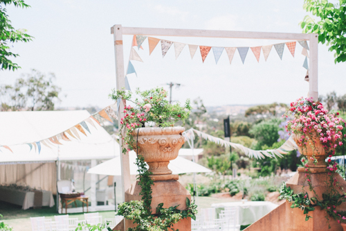 pretty travel inspired wedding in York, Australia with photos by Ben Yew Photography | junebugweddings.com pretty travel inspired wedding in York, Australia with photos by Ben Yew Photography | junebugweddings.com