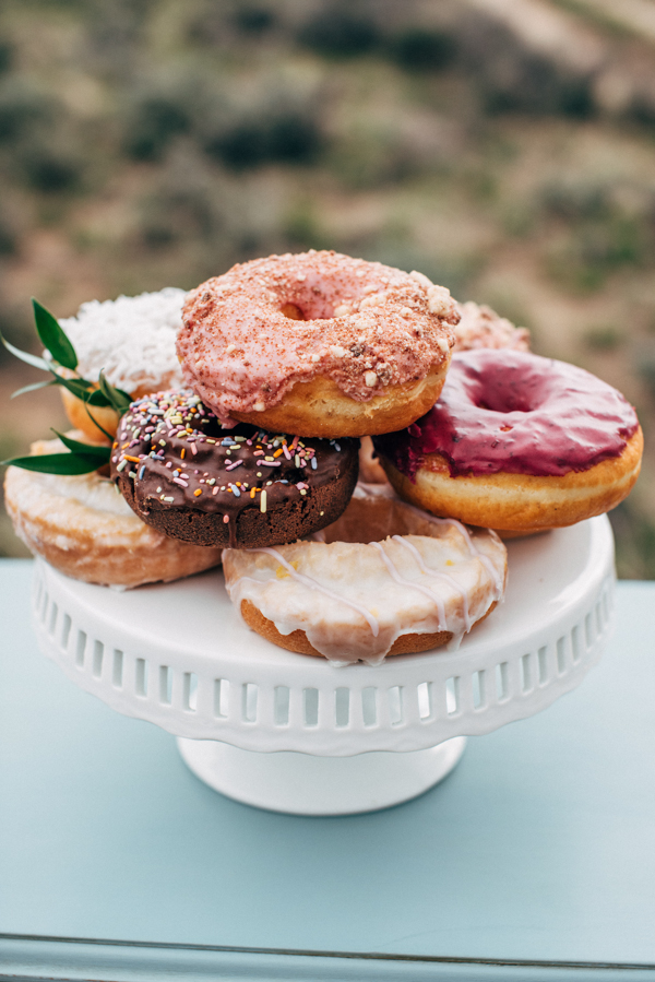 brunch-lovers-this-picnic-elopement-in-the-sawtooth-mountains-is-for-you-14