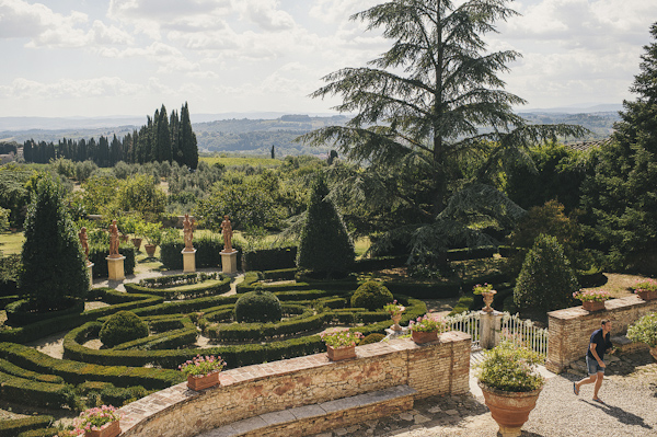 destination wedding in Sienna, Italy - photo by This Modern Love | via junebugweddings.com destination wedding in Sienna, Italy - photo by This Modern Love | via junebugweddings.com
