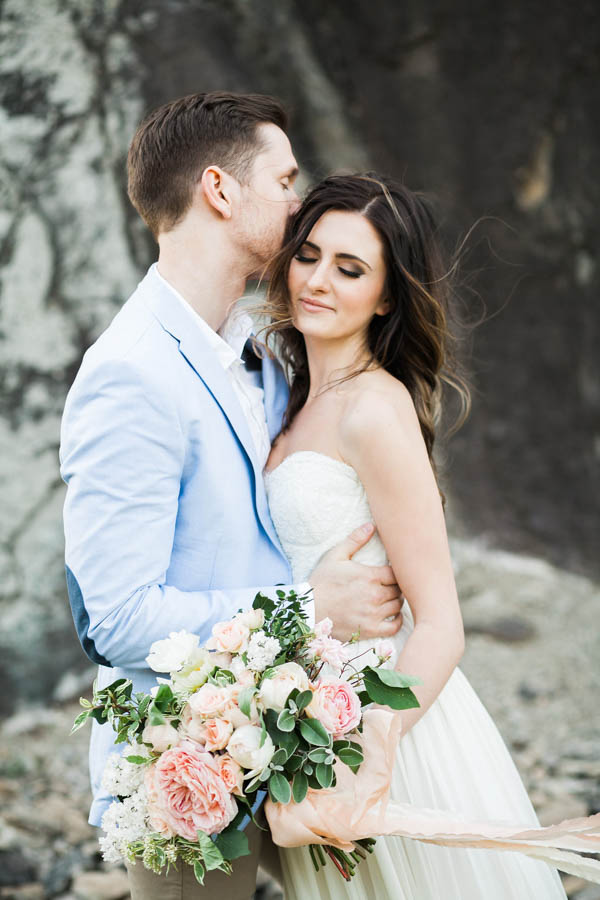 Romantic-Columbia-Gorge-Wedding-Inspiration-Angela-Shae (16 of 24)