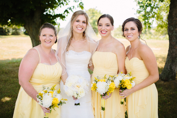 sunny rustic barn wedding in Michigan with photos by Dan Stewart | via junebugweddings.com sunny rustic barn wedding in Michigan with photos by Dan Stewart | via junebugweddings.com