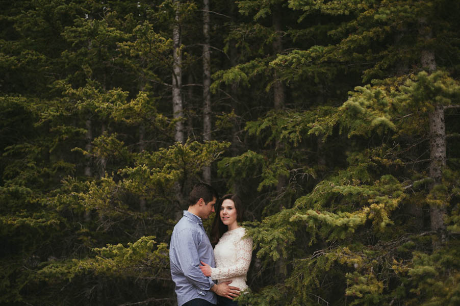 Breathtaking-Lake-Minnewanka-Engagement-Daring-Wanderer (8 of 27)