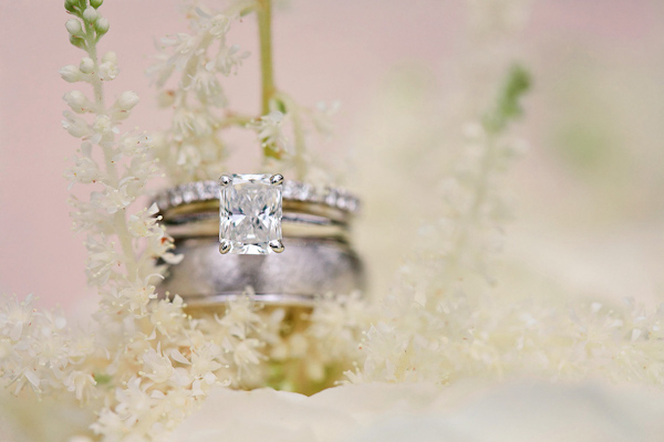 classic Oscar De La Renta bridal style with photos by Katherine Salvatori Photography | via junebugweddings.com classic Oscar De La Renta bridal style with photos by Katherine Salvatori Photography | via junebugweddings.com