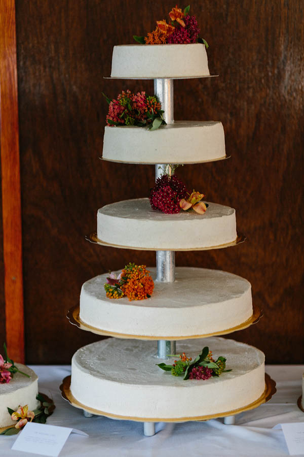 Gorgeous-Natural-Swedish-Wedding-HaringeSlott-19