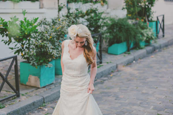 intimate destination wedding in Paris, photo by Ophelia and Romeo Photographers | via junebugweddings.com intimate destination wedding in Paris, photo by Ophelia and Romeo Photographers | via junebugweddings.com