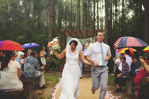 rain on wedding day at Glen Venue, Florida, photo by Jason Mize | via junebugweddings.com rain on wedding day at Glen Venue, Florida, photo by Jason Mize | via junebugweddings.com