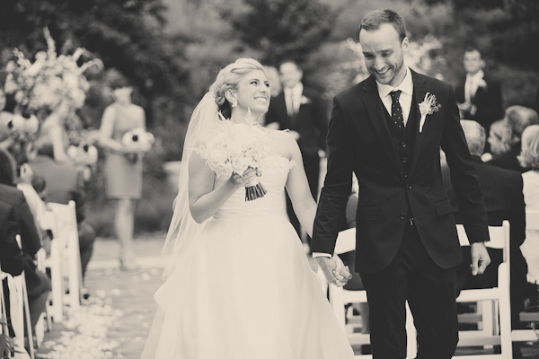 classic Oscar De La Renta bridal style with photos by Katherine Salvatori Photography | via junebugweddings.com classic Oscar De La Renta bridal style with photos by Katherine Salvatori Photography | via junebugweddings.com