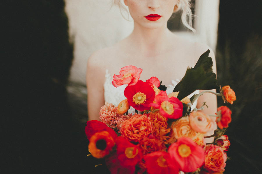 retro-palm-springs-inspired-bridal-looks-from-abe-bridal-11