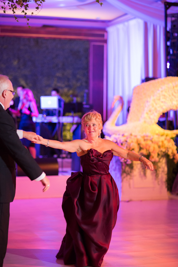 traditional romantic ballroom wedding at The Ritz Carlton, Washington D.C. with photos by Ira Lippke Studios | via junebugweddings.com traditional romantic ballroom wedding at The Ritz Carlton, Washington D.C. with photos by Ira Lippke Studios | via junebugweddings.com