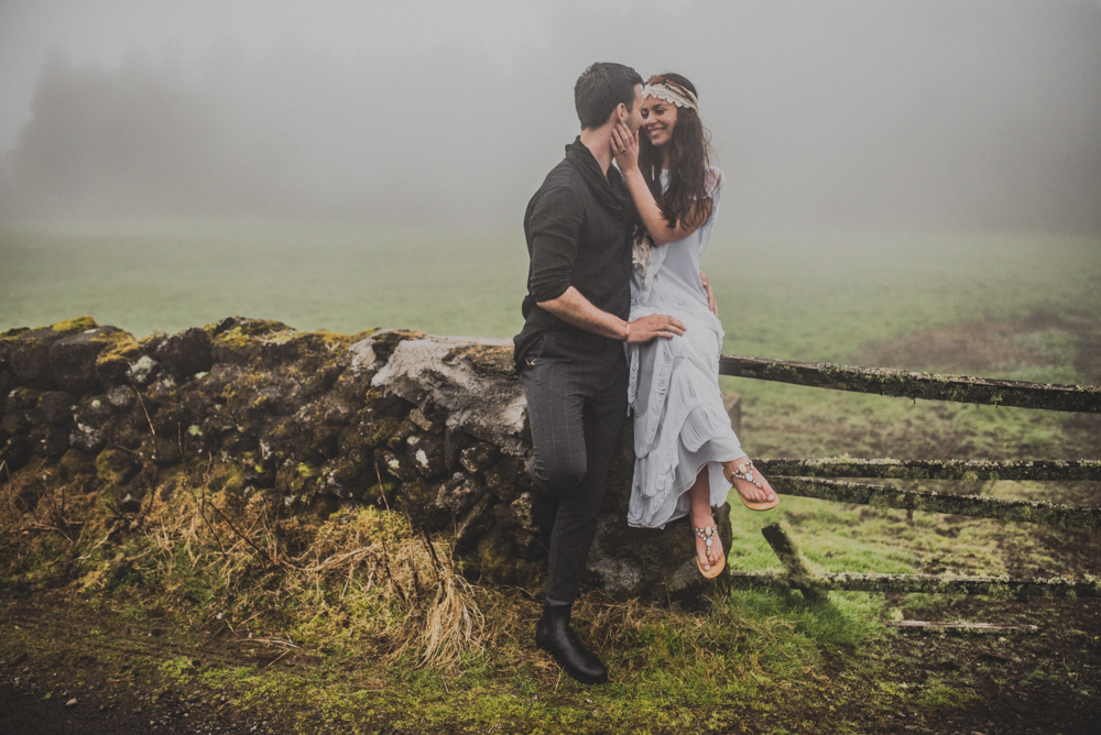 sensual-island-couple-portraits-in-portugal-26
