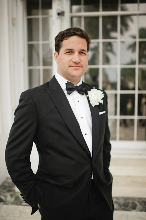 white on white wedding at the historic Flagler Museum in Palm Beach, Florida - photos by Bee Photographie white on white wedding at the historic Flagler Museum in Palm Beach, Florida - photos by Bee Photographie