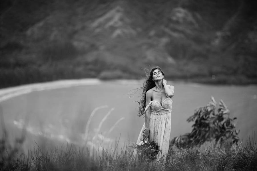 naturally-beautiful-oahu-bridal-inspiration-in-joelle-perry-6