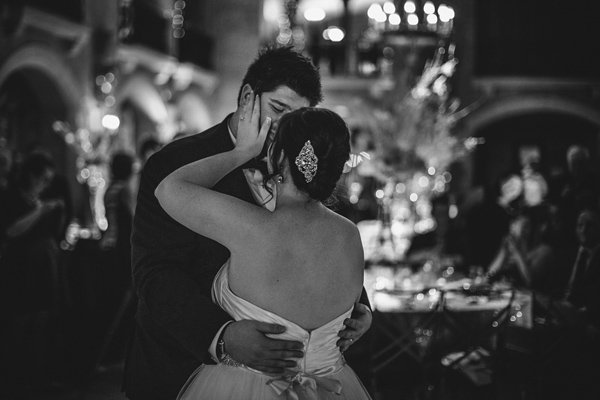 white and gold winter wedding at Fairmont Banff Springs, photo by Gabe McClintock | via junebugweddings.com white and gold winter wedding at Fairmont Banff Springs, photo by Gabe McClintock | via junebugweddings.com