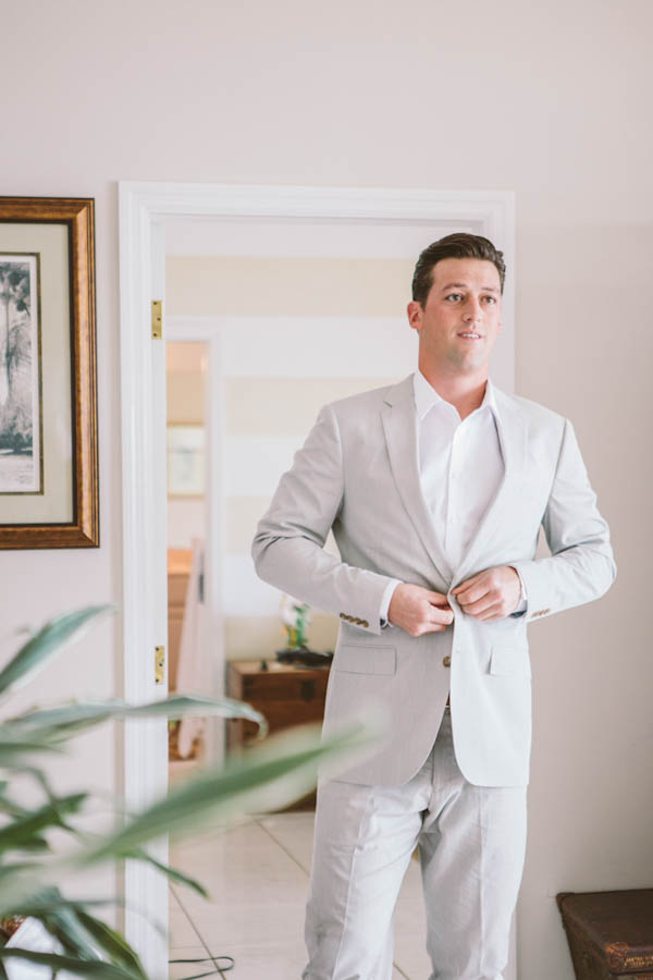 groom getting ready, photo by Chris Glenn | via junebugweddings.com groom getting ready, photo by Chris Glenn | via junebugweddings.com
