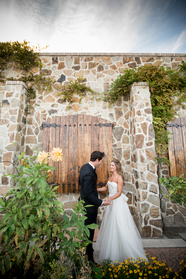 Vineyard wedding in Napa Valley of Sonoma, California with photos by Viera Photographics | via junebugweddings.com Vineyard wedding in Napa Valley of Sonoma, California with photos by Viera Photographics | via junebugweddings.com