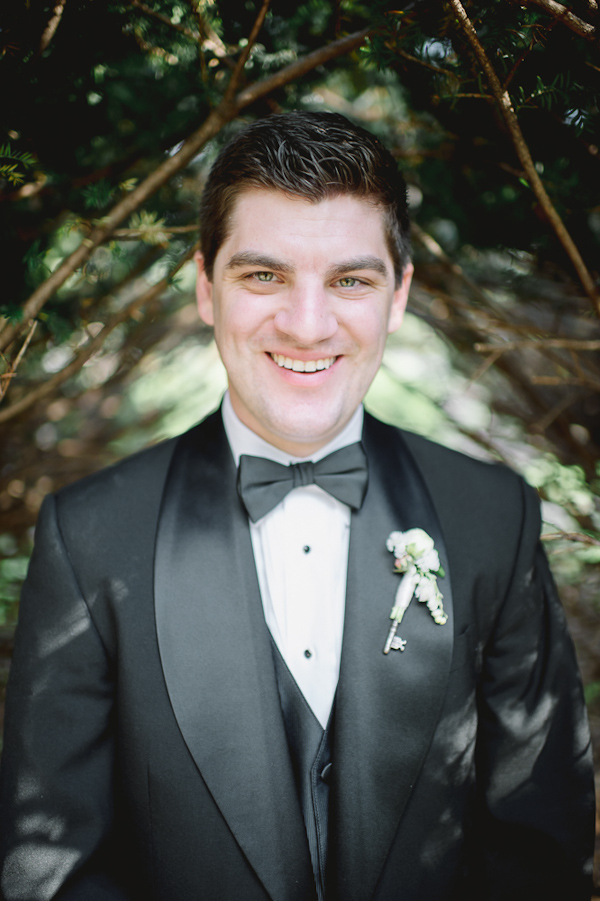 secret garden wedding in Baltimore, photo by L Hewitt Photography | via junebugweddings.com secret garden wedding in Baltimore, photo by L Hewitt Photography | via junebugweddings.com