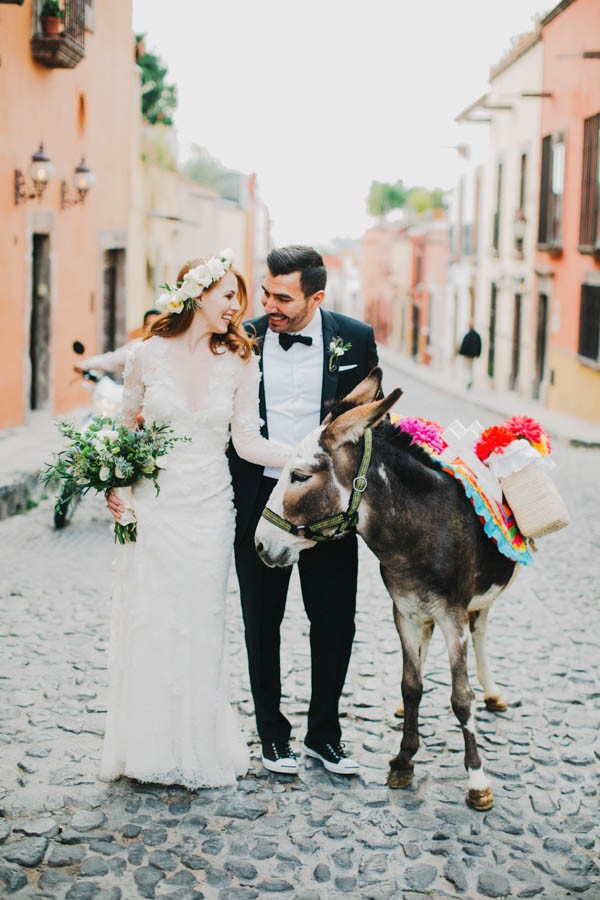 festive-fabulous-mexican-wedding-san-miguel-de-allende-blest-studios-30-600x900
