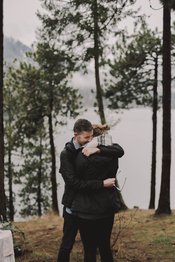 intimate-idaho-proposal-at-higgins-point-11