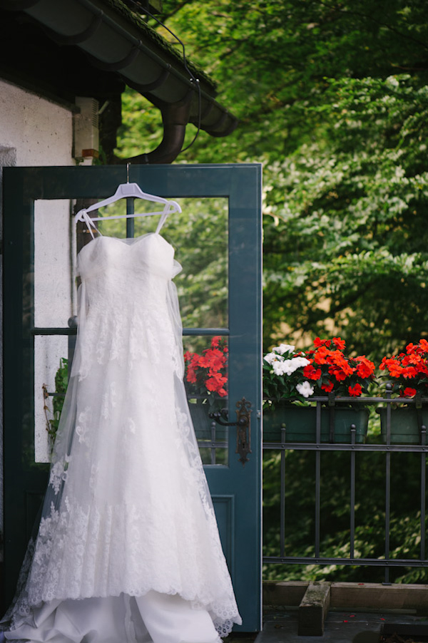 elegant Austrian bridal style with photos by Claire Morgan | via junebugweddings.com (23)