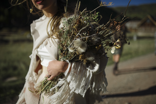rustic mountain wedding bouquet, photo by Chowen Photography | via junebugweddings.com rustic mountain wedding bouquet, photo by Chowen Photography | via junebugweddings.com