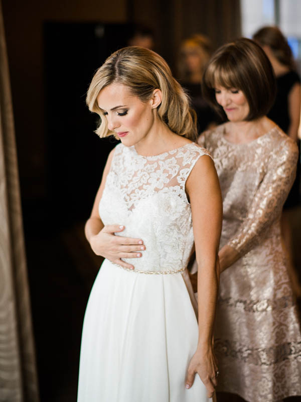 Glamorous-Black-and-Gold-Four-Seasons-Wedding-Ryan-Flynn-Photography-2