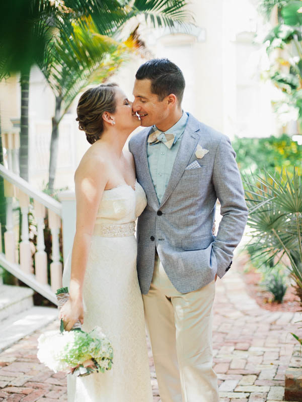 intimate Florida wedding couple's portrait intimate Florida wedding couple's portrait