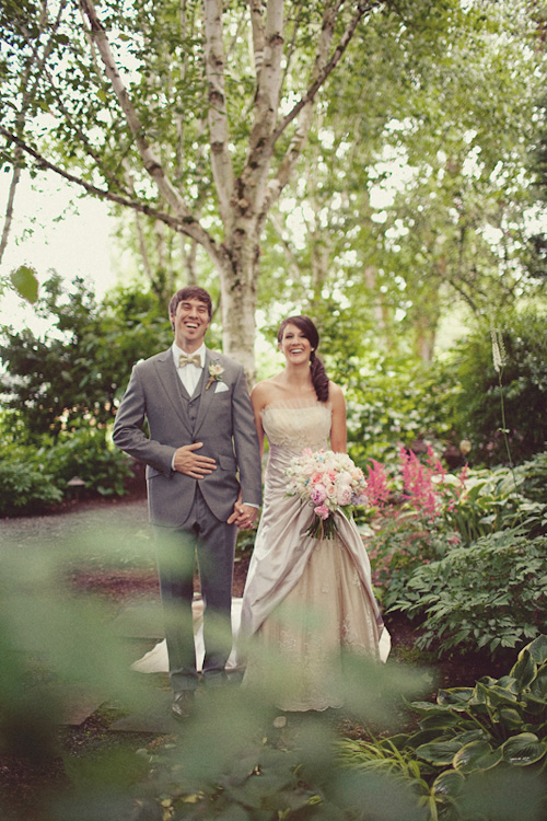DIY outdoor Seattle wedding, private residence, Woodinville - wedding photos by Seattle-based One Love Photo | Junebug Weddings DIY outdoor Seattle wedding, private residence, Woodinville - wedding photos by Seattle-based One Love Photo | Junebug Weddings