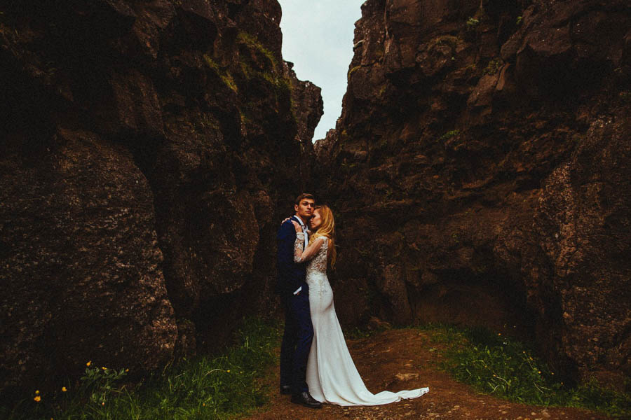 crazy-passionate-icelandic-wedding-adventure-maciej-suwalowski-32