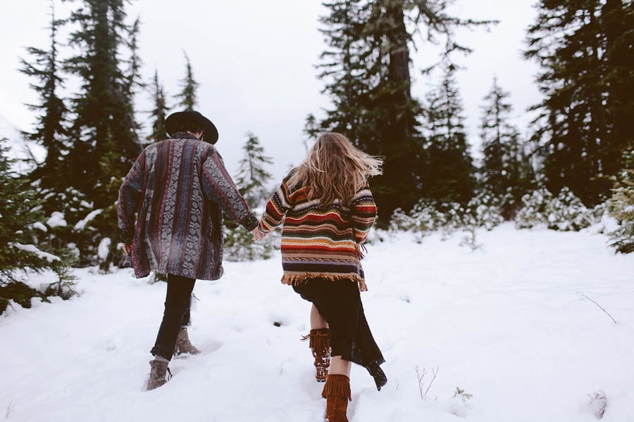 Snowy-Couple-Session-at-Mt-Baker-Alexandra-Celia-10