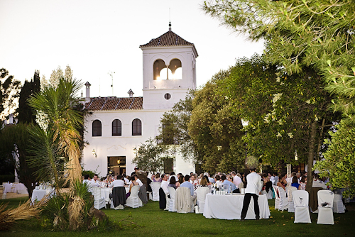 Spanish style wedding in Sevilla with photos by Limelight photography | junebugweddings.com Spanish style wedding in Sevilla with photos by Limelight photography | junebugweddings.com