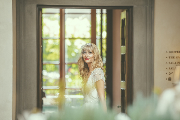 intimate wedding in Florence, Italy, photos by Italian wedding photographers Alessandro and Veronica Roncaglione | via junebugweddings.com intimate wedding in Florence, Italy, photos by Italian wedding photographers Alessandro and Veronica Roncaglione | via junebugweddings.com