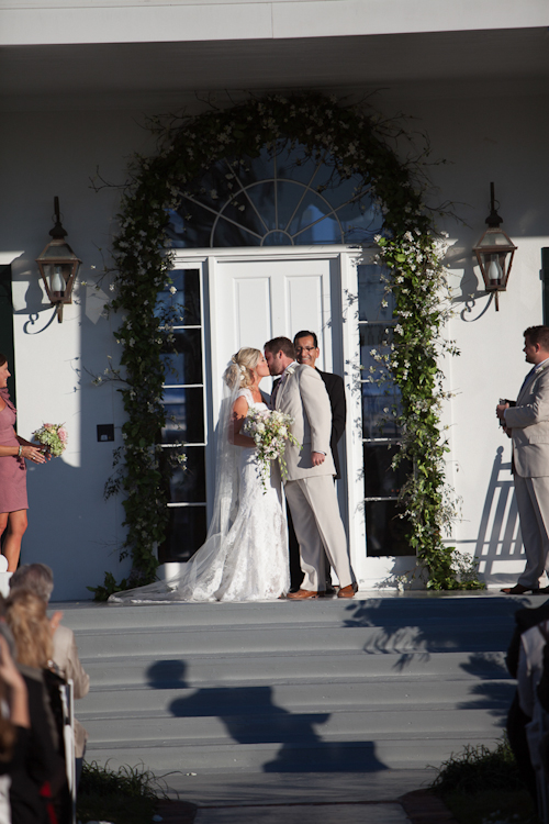 Elegant wedding at Louisiana Private Estate with photos by Courtney Dellafiora | junebugweddings.com Elegant wedding at Louisiana Private Estate with photos by Courtney Dellafiora | junebugweddings.com