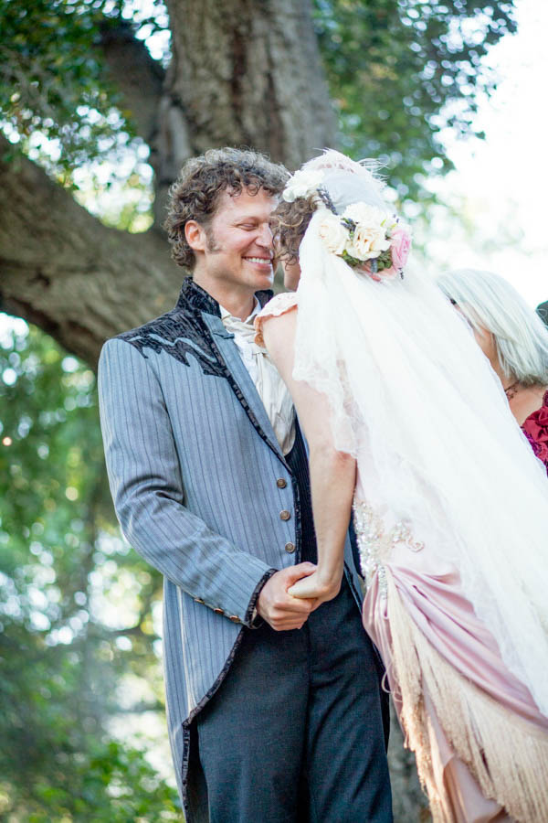 romantic ceremony kiss romantic ceremony kiss