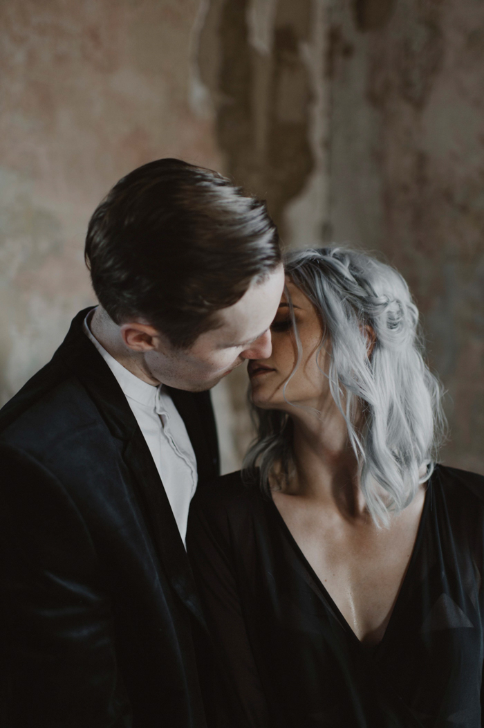 moody-and-romantic-anniversary-photos-in-dallas-tx-10