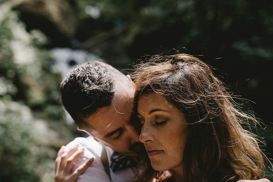Intimate-Barefoot-Elopement-Columbia-River-Gorge-45