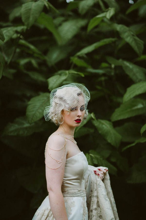 Edgy-Pittsburgh-Wedding-at-Bar-Marco-Hot-Metal-Studio-6-600x900